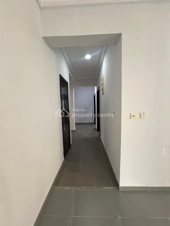 Massive Serviced 3 Bedroom Apartment with Bq, Lekki Phase 1, Lekki, Lagos, Flat / Apartment for Rent