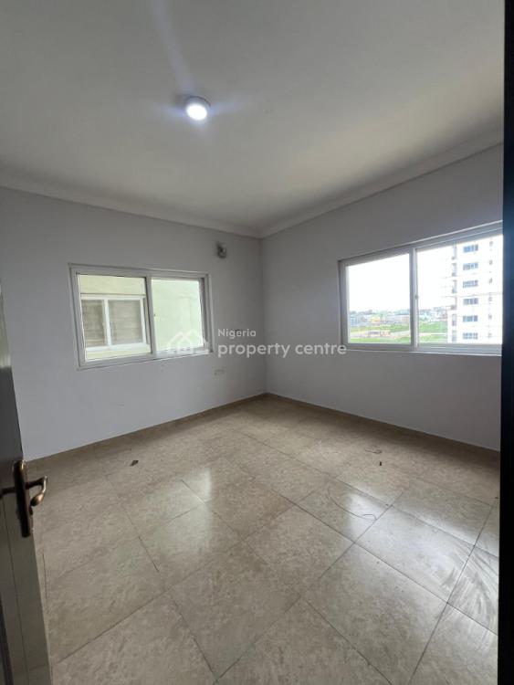 Massive Serviced 3 Bedroom Apartment with Bq, Lekki Phase 1, Lekki, Lagos, Flat / Apartment for Rent