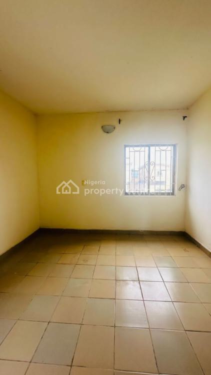 Massive Serviced 3 Bedroom Apartment with Bq, Lekki Phase 1, Lekki, Lagos, Flat / Apartment for Rent