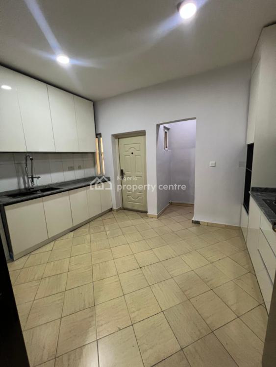 Massive Serviced 3 Bedroom Apartment with Bq, Lekki Phase 1, Lekki, Lagos, Flat / Apartment for Rent