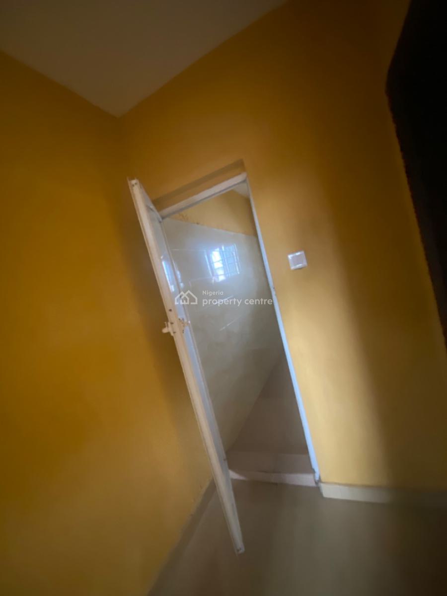 Luxuriously Spacious Nice Mini Flat, 15a, Akinyola Street Onosa, Onosa, Ibeju Lekki, Lagos, Mini Flat (room and Parlour) for Rent