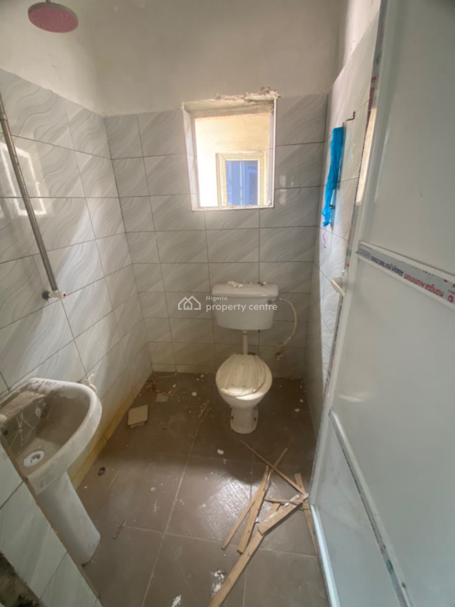 Luxuriously Spacious Self Contain, 18b Raimat Close, Awoyaya, Ibeju Lekki, Lagos, Self Contain (single Rooms) for Rent