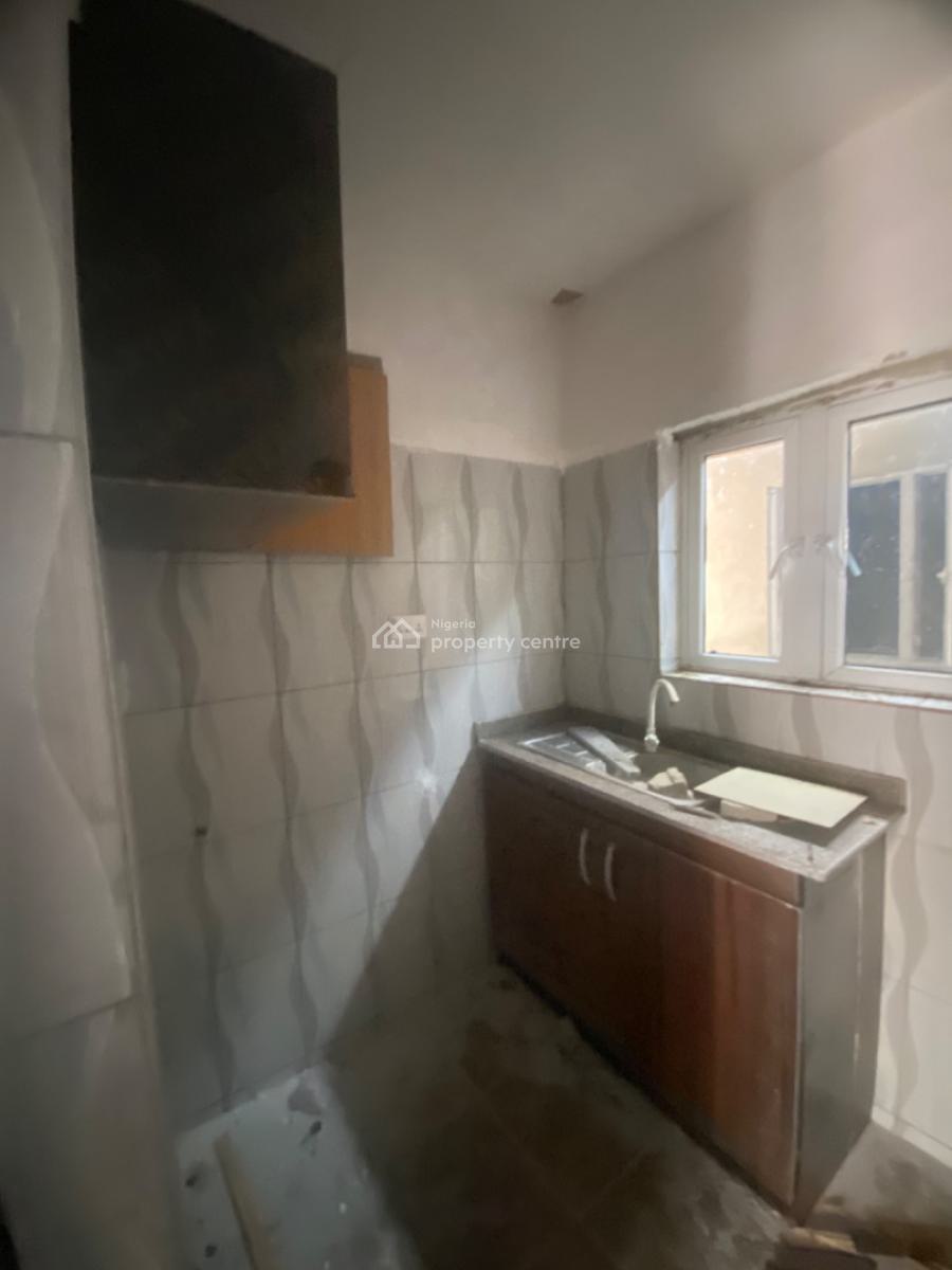 Luxuriously Spacious Self Contain, 18b Raimat Close, Awoyaya, Ibeju Lekki, Lagos, Self Contain (single Rooms) for Rent