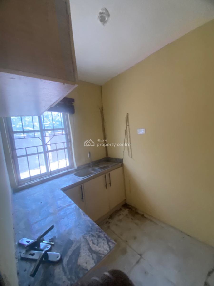 Luxuriously Spacious Self Contain, 18b Raimat Close Bankole Ibeju Lekki, Aiyeteju Town, Ibeju Lekki, Lagos, Self Contain (single Rooms) for Rent