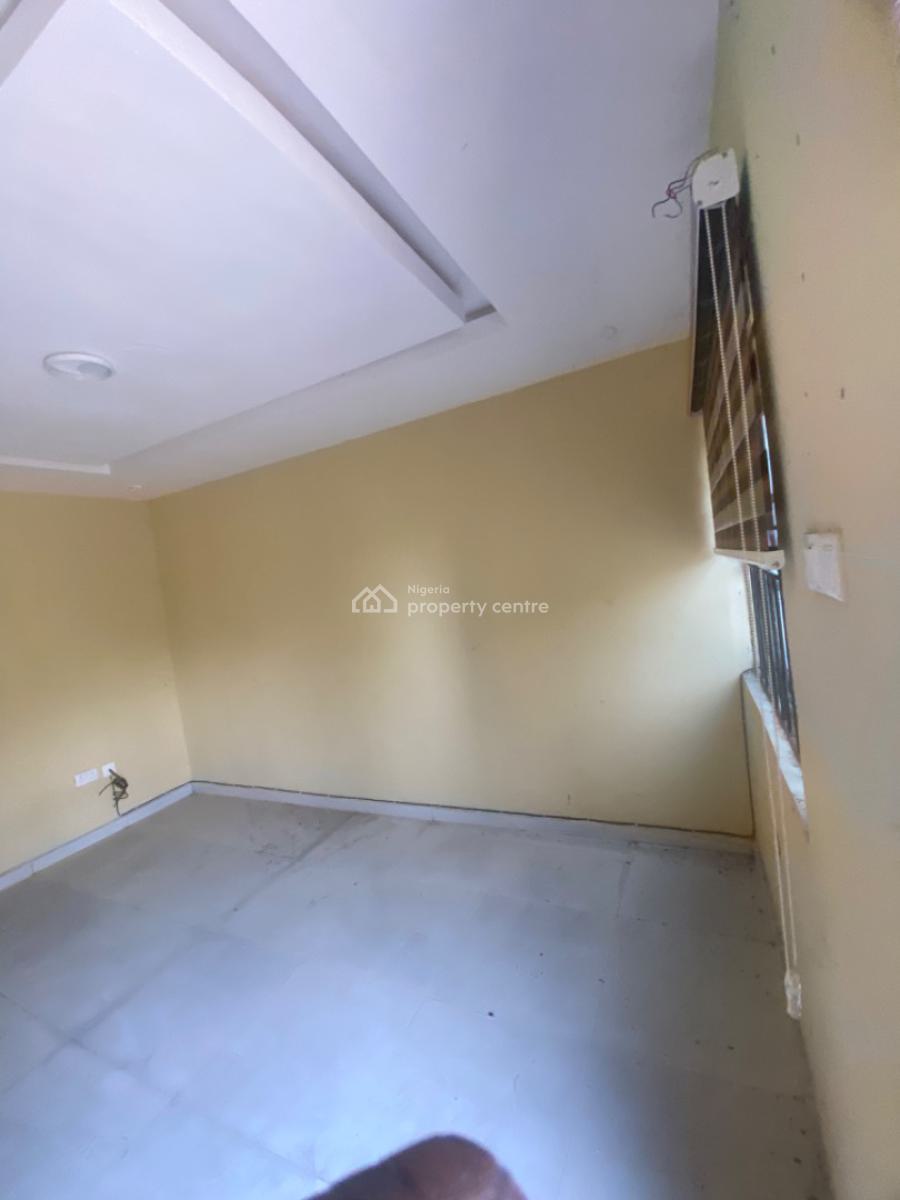 Luxuriously Spacious Self Contain, 18b Raimat Close Bankole Ibeju Lekki, Aiyeteju Town, Ibeju Lekki, Lagos, Self Contain (single Rooms) for Rent