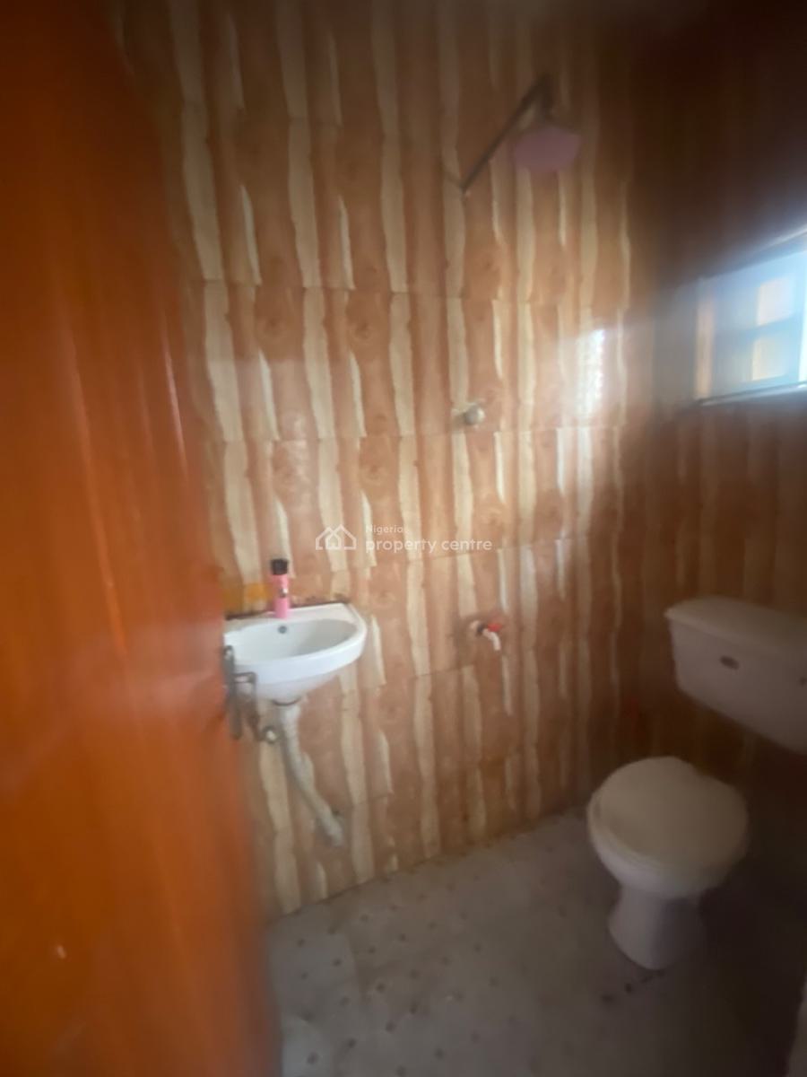 Luxuriously Spacious 2 Bedroom Flat with Excellent Finishing, 18b Raimat Close, Bankole Street, Sangotedo, Ajah, Lagos, House for Rent