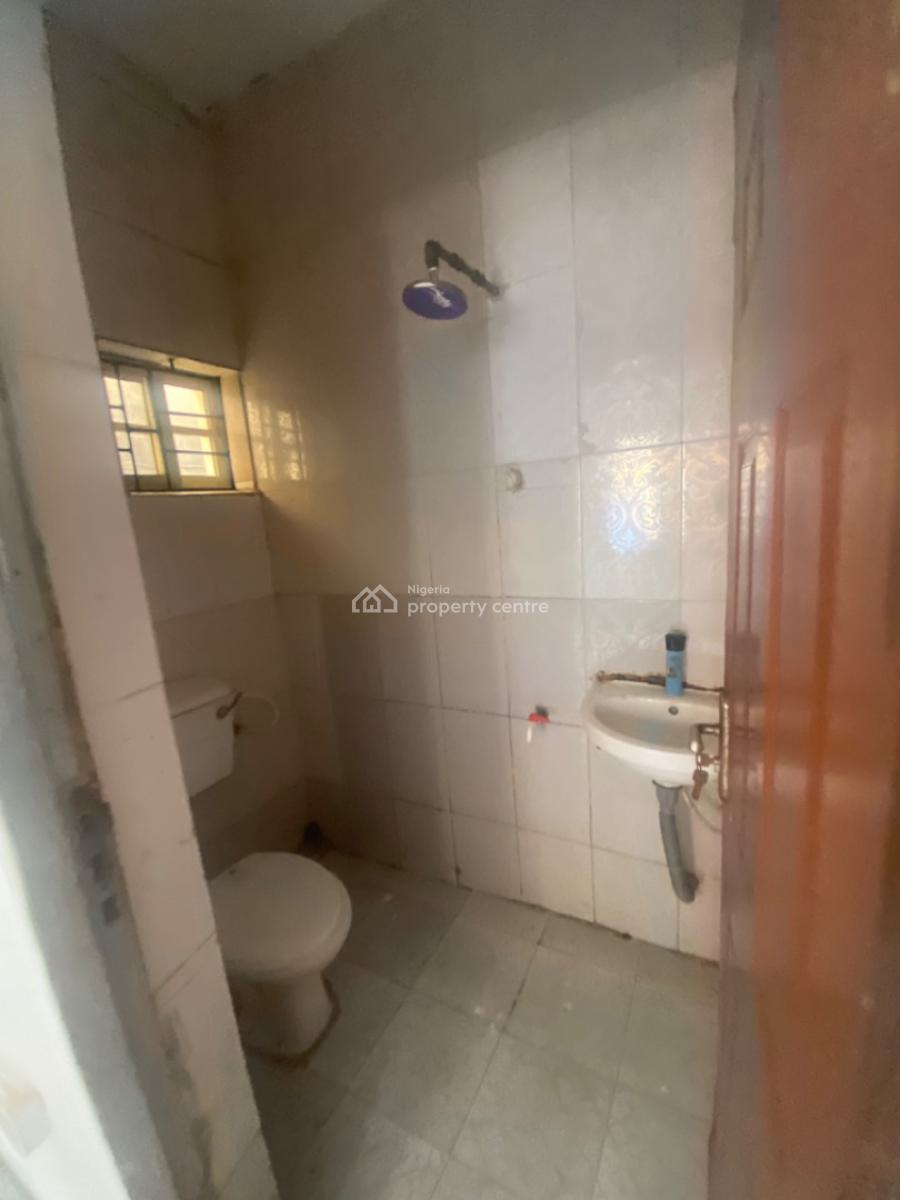 Luxuriously Spacious 2 Bedroom Flat with Excellent Finishing, 18b Raimat Close, Bankole Street, Sangotedo, Ajah, Lagos, House for Rent