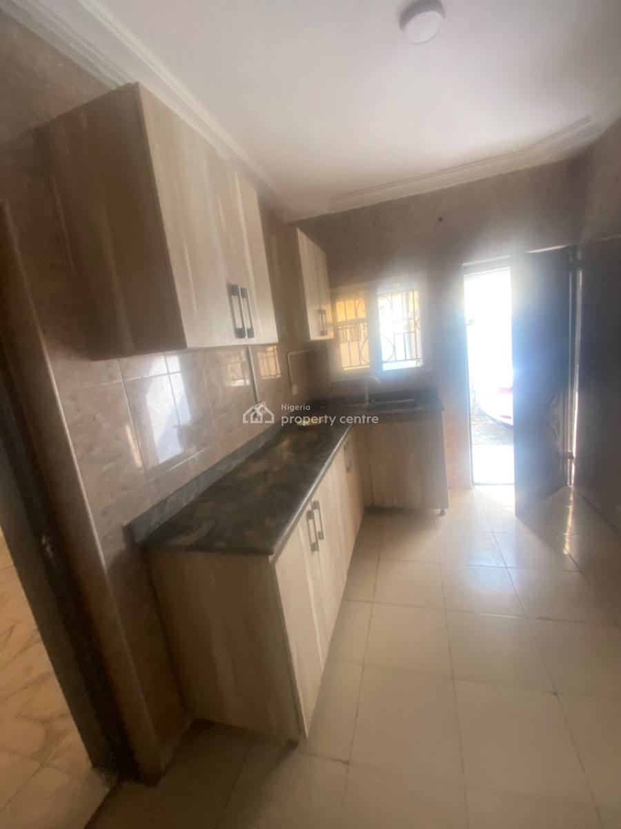 Luxuriously Spacious 2 Bedroom Flat with Excellent Finishing, 18b Raimat Close, Bankole Street, Bogije, Ibeju Lekki, Lagos, House for Rent