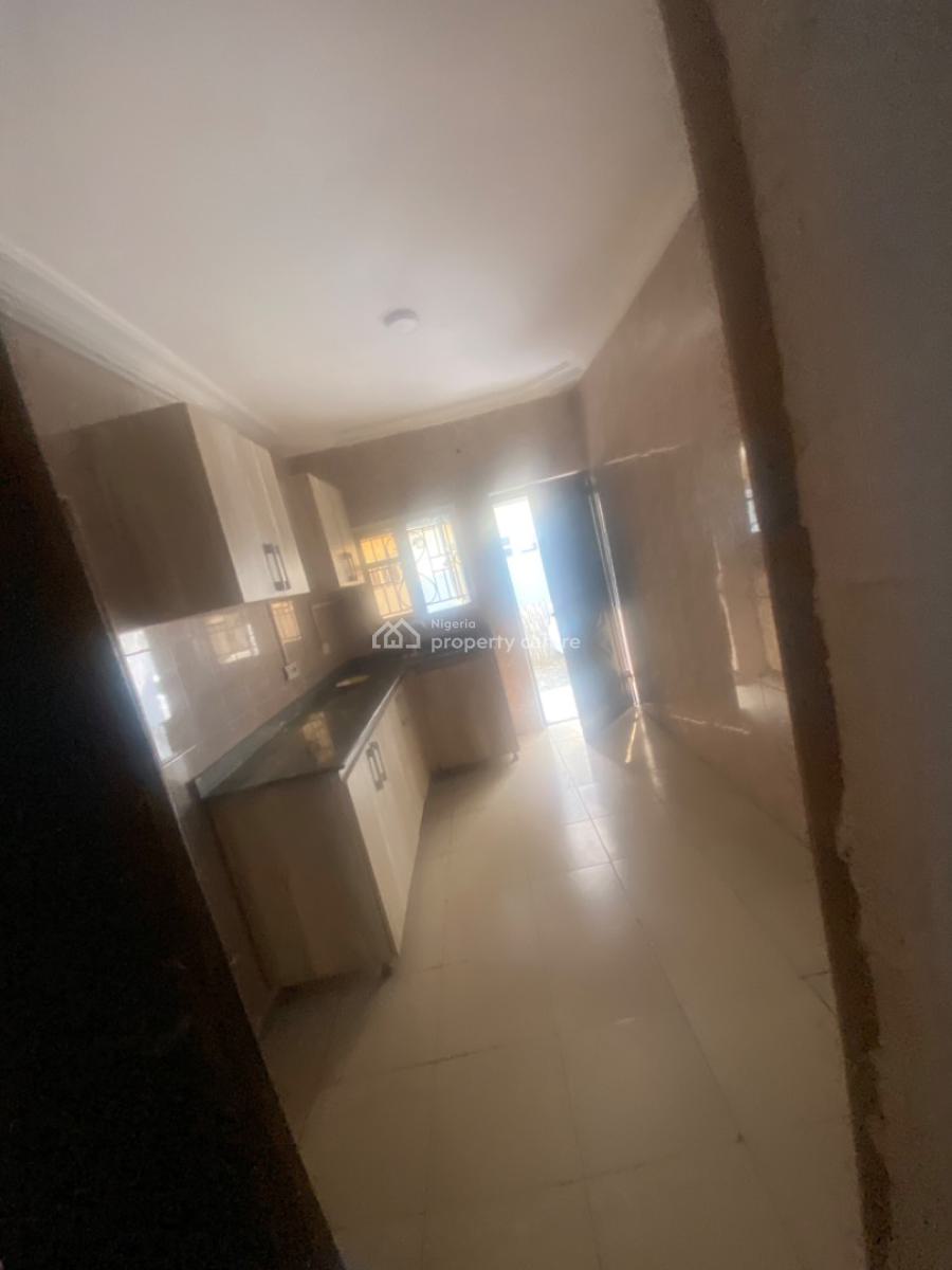 Luxuriously Spacious 2 Bedroom Flat with Excellent Finishing, 18b Raimat Close, Bankole Street, Bogije, Ibeju Lekki, Lagos, House for Rent