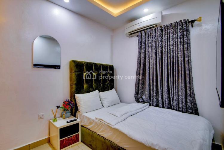 Luxury 1 Bedroom Apartment with Pool, Victoria Island (vi), Lagos, Flat / Apartment Short Let