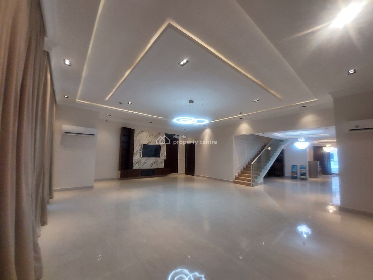 5 Bedroom Penthouse on 2 Floors, Periwinkle Estate, Lekki Phase 1, Lekki, Lagos, Flat / Apartment for Rent
