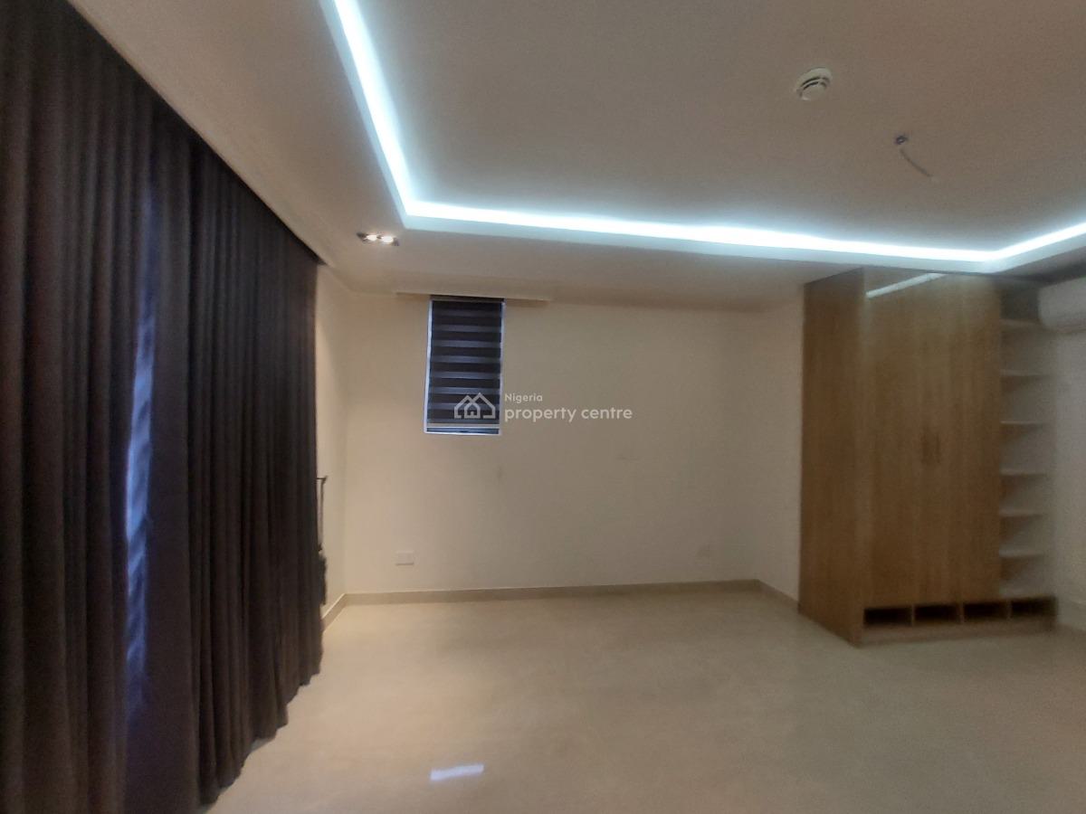 5 Bedroom Penthouse on 2 Floors, Periwinkle Estate, Lekki Phase 1, Lekki, Lagos, Flat / Apartment for Rent