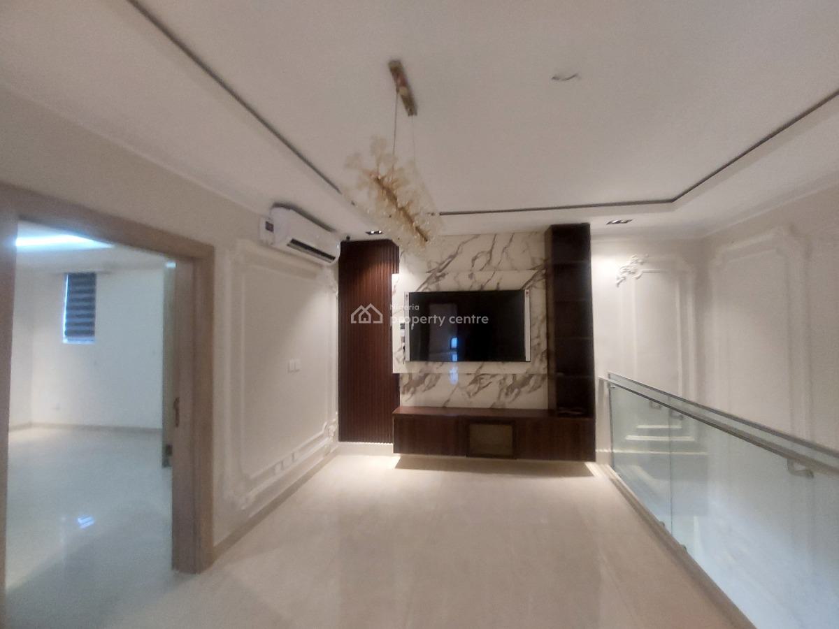 5 Bedroom Penthouse on 2 Floors, Periwinkle Estate, Lekki Phase 1, Lekki, Lagos, Flat / Apartment for Rent