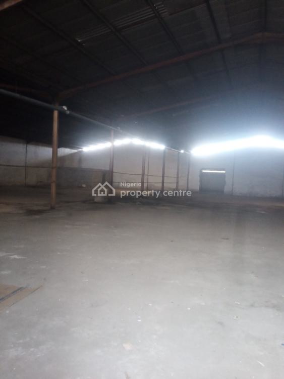 15000 Sqft Warehouse, Along Oshodi Apapa Express Way, Oshodi, Lagos, Warehouse for Rent