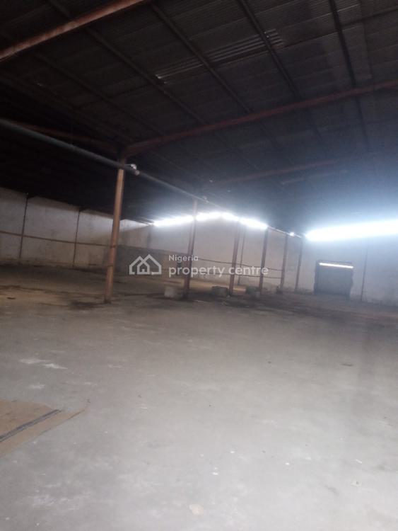 15000 Sqft Warehouse, Along Oshodi Apapa Express Way, Oshodi, Lagos, Warehouse for Rent