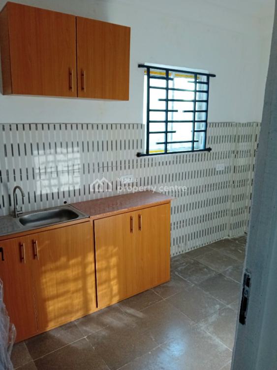 Very Spacious, Luxury 2 Bedroom Apartment, Abeokuta Street, Ebute Metta East, Yaba, Lagos, Flat / Apartment for Rent
