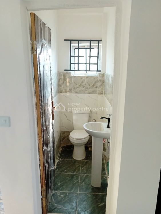 Very Spacious, Luxury 2 Bedroom Apartment, Abeokuta Street, Ebute Metta East, Yaba, Lagos, Flat / Apartment for Rent