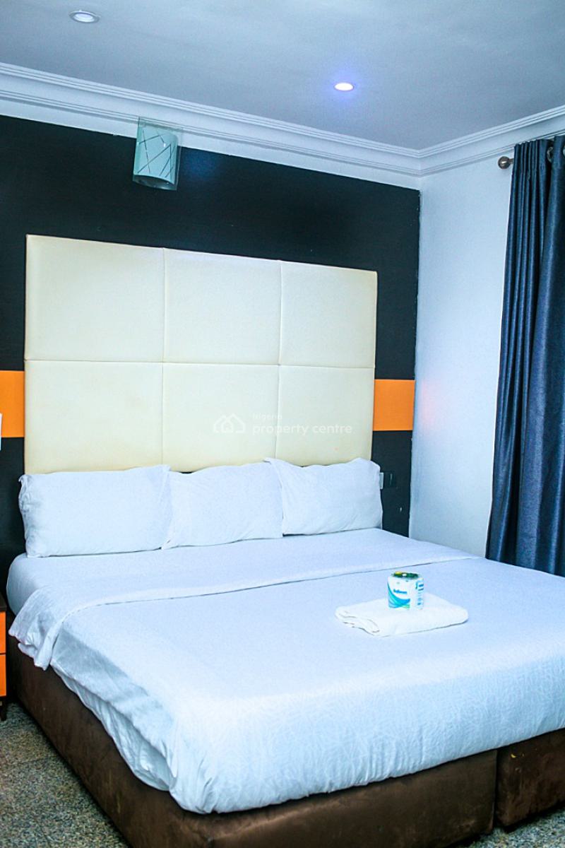 Nicely Furnished and Well Serviced Luxury 2 Bedrooms Apartment, Shangisha, Gra Phase 2, Magodo, Lagos, Flat / Apartment Short Let