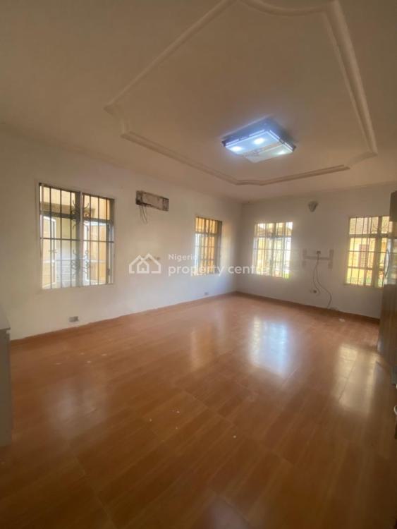 House, 18  Trinity Street, Lekki, Lagos, Self Contain (single Rooms) for Rent