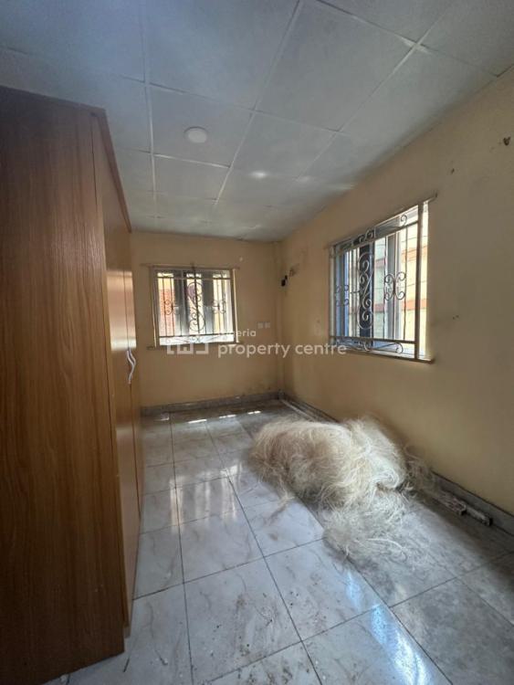 Renovated 2 Bedroom Ensuite Apartment, Off Herbert Macaulay Way, Yaba, Lagos, Flat / Apartment for Rent