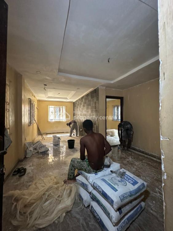 Renovated 2 Bedroom Ensuite Apartment, Off Herbert Macaulay Way, Yaba, Lagos, Flat / Apartment for Rent
