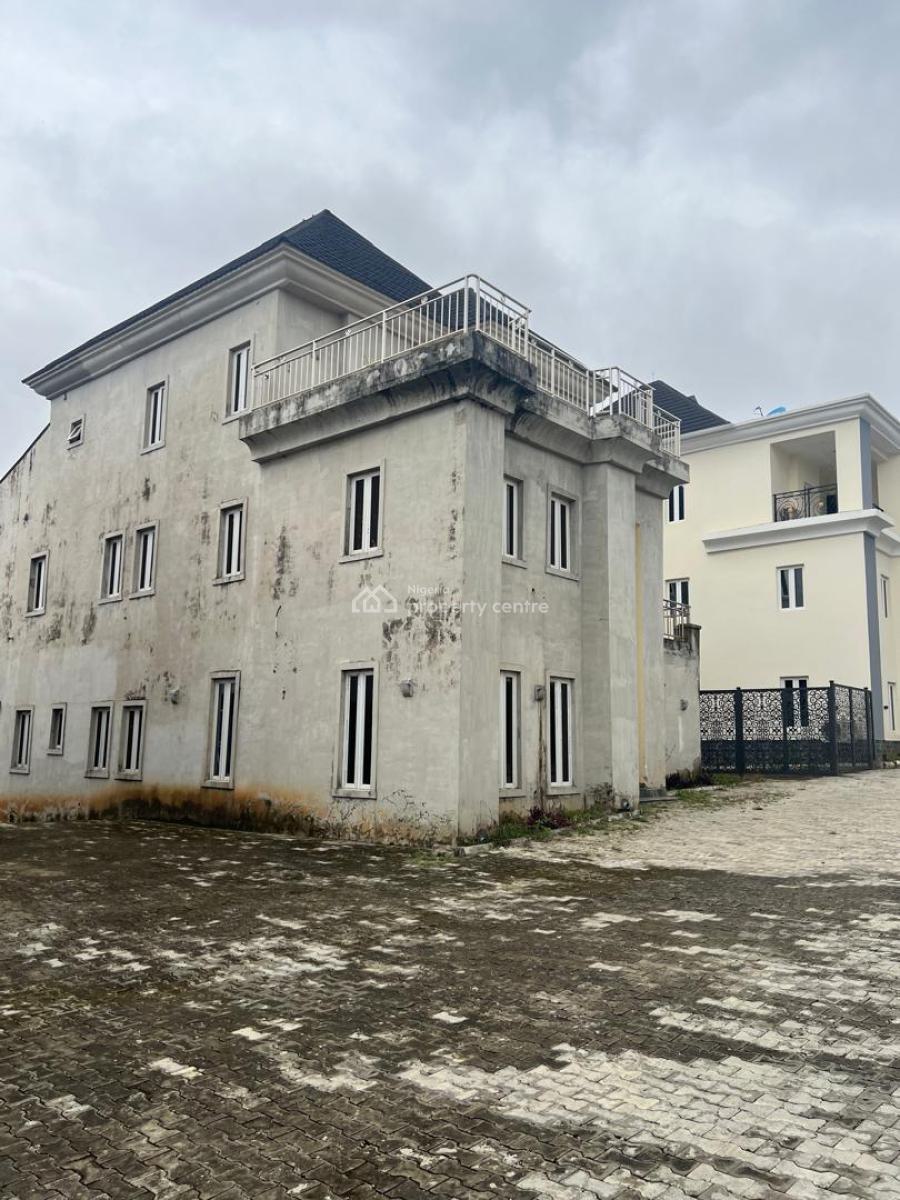 Clean 6 Bedrooms Duplex with 2 Rooms Bq, Asokoro District, Abuja, Detached Duplex for Sale