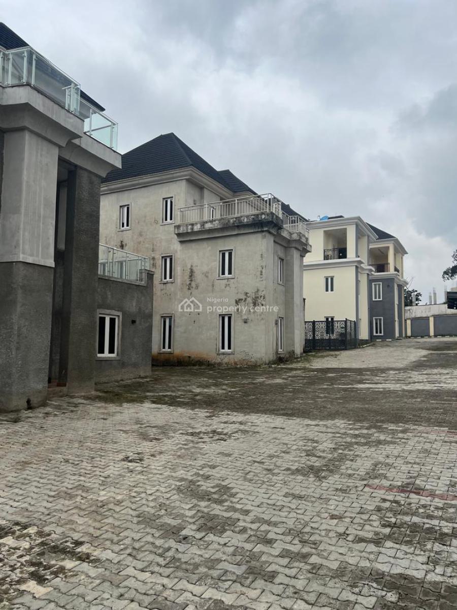 Clean 6 Bedrooms Duplex with 2 Rooms Bq, Asokoro District, Abuja, Detached Duplex for Sale