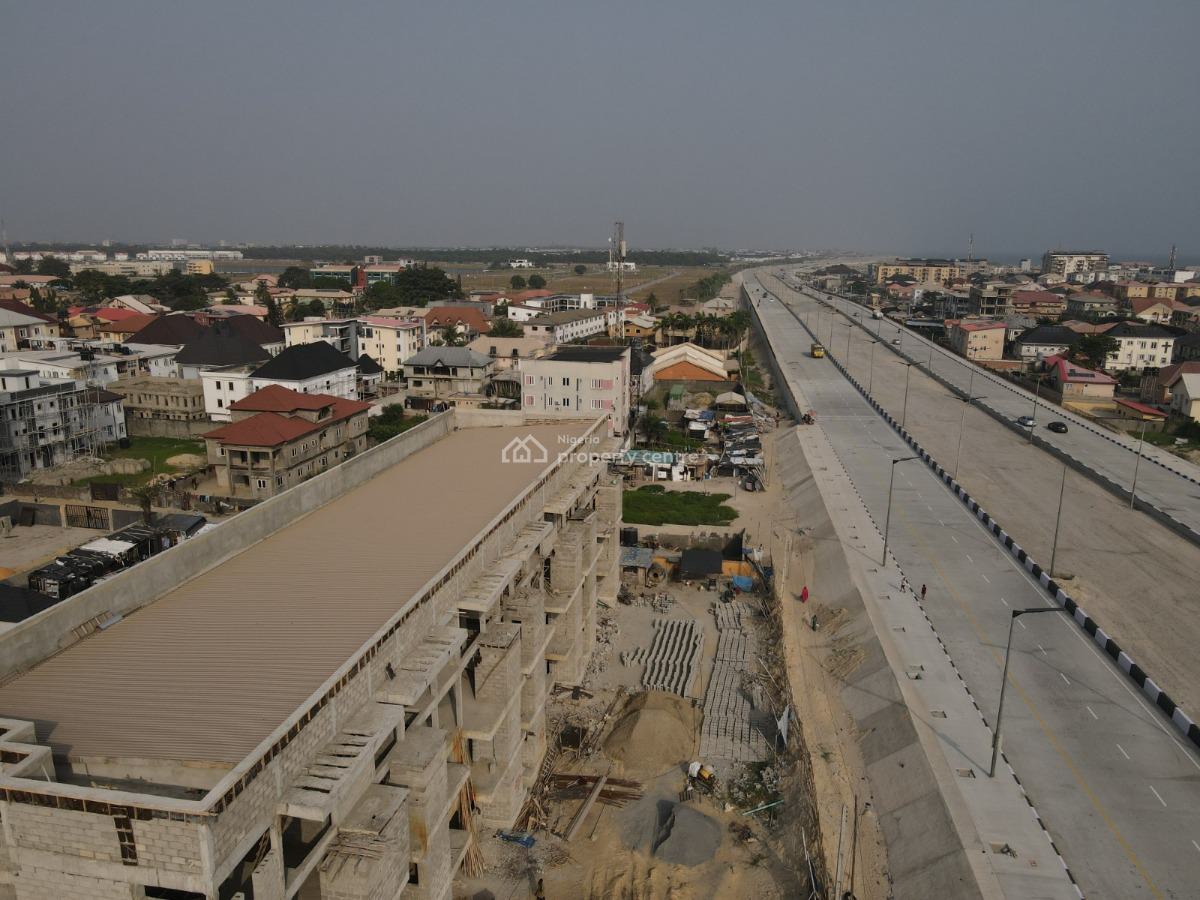 3 Bedrooms Maisonette with a Study and a Swimming Pool, Ologolo, Lekki, Lagos, Flat / Apartment for Sale