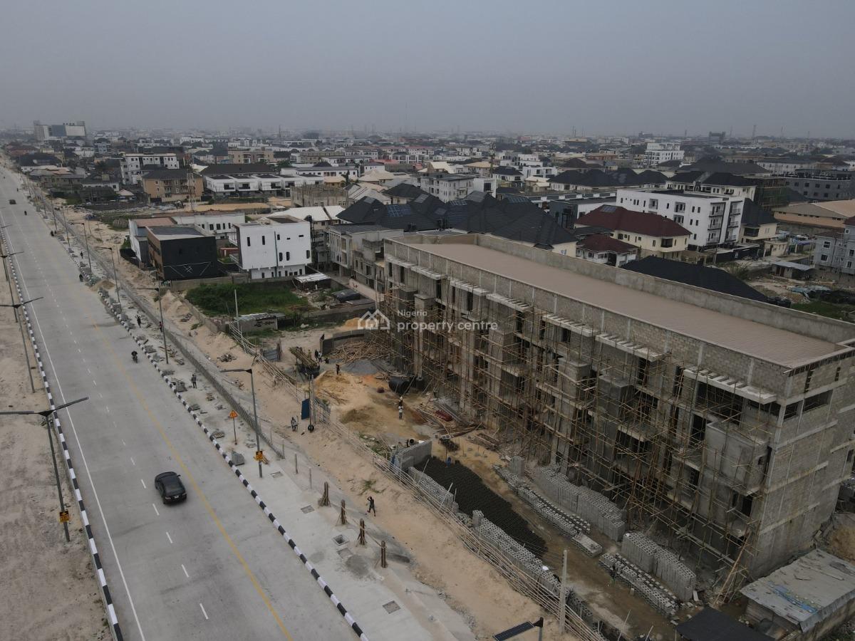 3 Bedrooms Maisonette with a Study and a Swimming Pool, Ologolo, Lekki, Lagos, Flat / Apartment for Sale