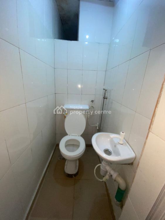 Lovely 2 Bedroom Flat, Charlie Boy, Gbagada, Lagos, Flat / Apartment for Rent