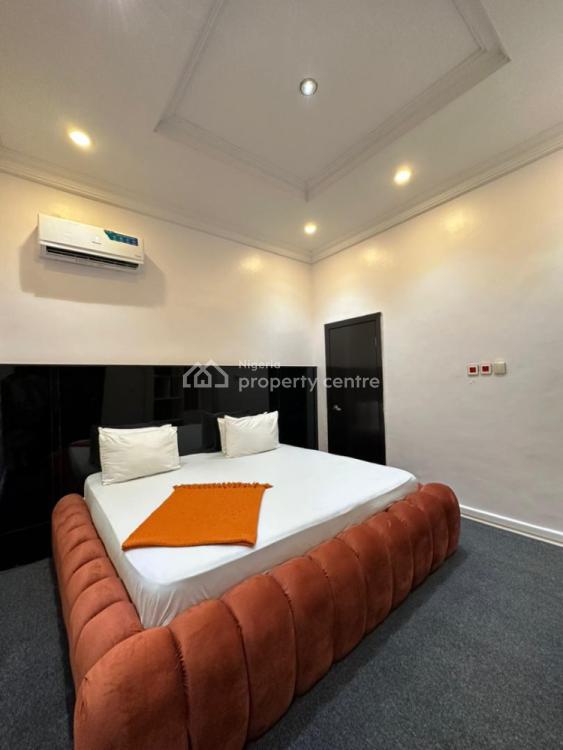 Luxury One Bedroom with Private Cinema, Osapa, Lekki, Lagos, Flat / Apartment Short Let