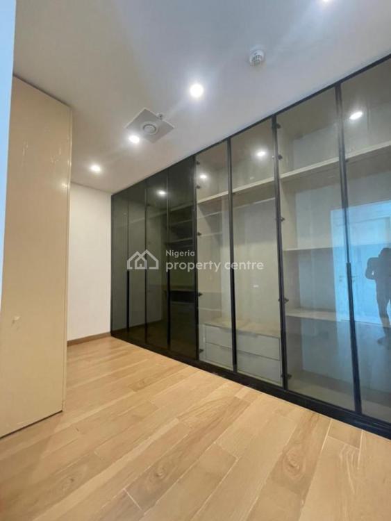 Luxury 4 Bedroom Flat Sitting on 520sqm , a Pool , Gym , Sauna , Club, Old Ikoyi, Ikoyi, Lagos, Flat / Apartment for Sale