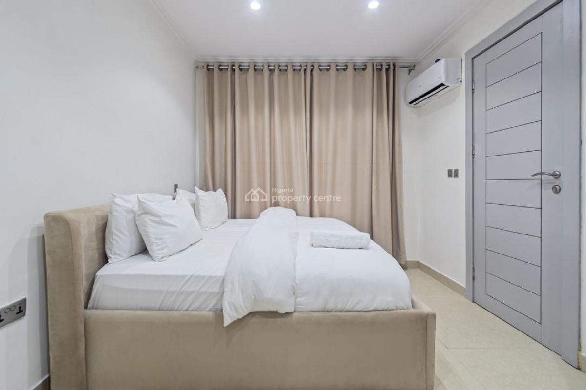 2 Bedrooms with Pool & Gym, Ikoyi, Lagos, Flat / Apartment Short Let
