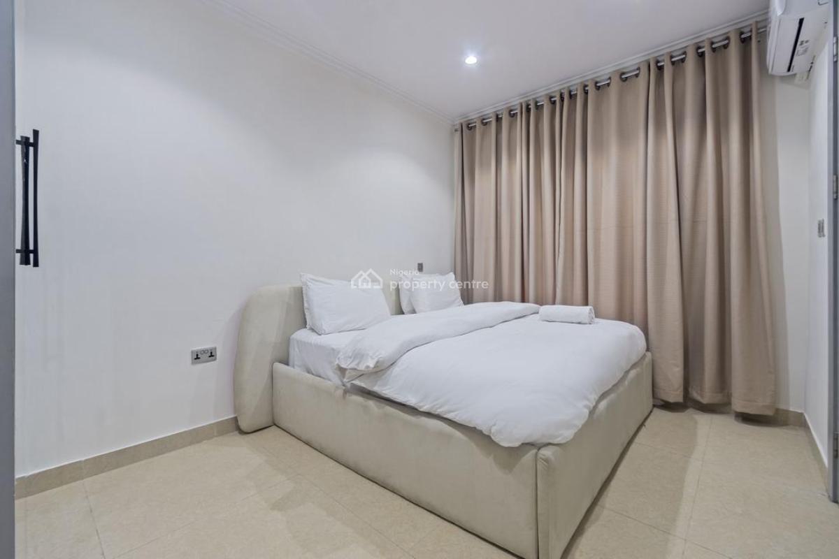 2 Bedrooms with Pool & Gym, Ikoyi, Lagos, Flat / Apartment Short Let