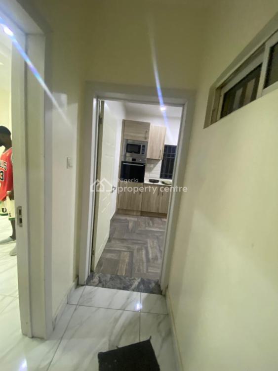 Standard and Spacious Self Serviced (3)bedroom Flat, Osapa, Lekki, Lagos, Flat / Apartment for Rent