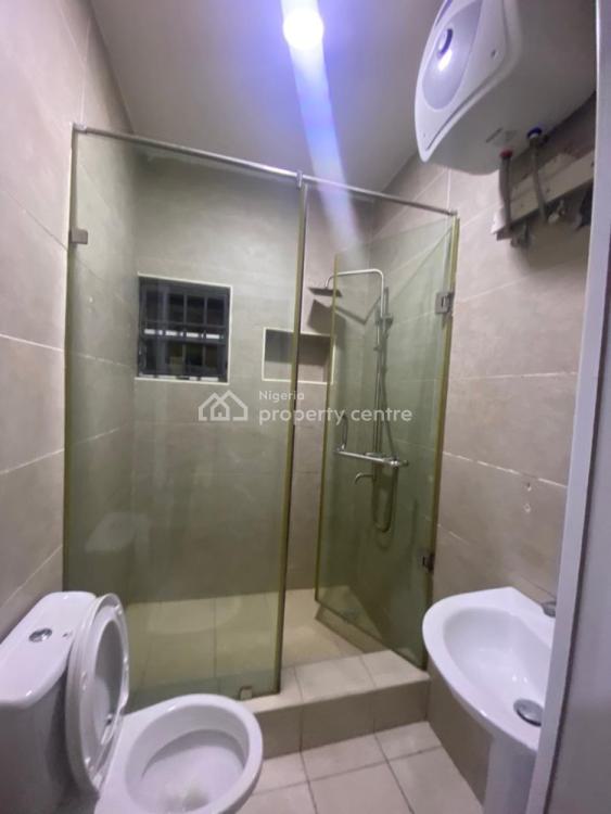 Standard and Spacious Self Serviced (3)bedroom Flat, Osapa, Lekki, Lagos, Flat / Apartment for Rent