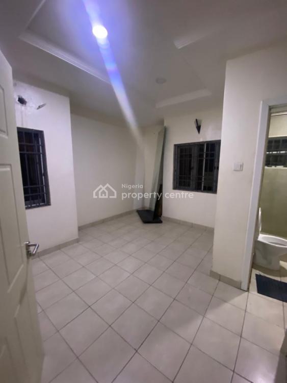 Standard and Spacious Self Serviced (3)bedroom Flat, Osapa, Lekki, Lagos, Flat / Apartment for Rent
