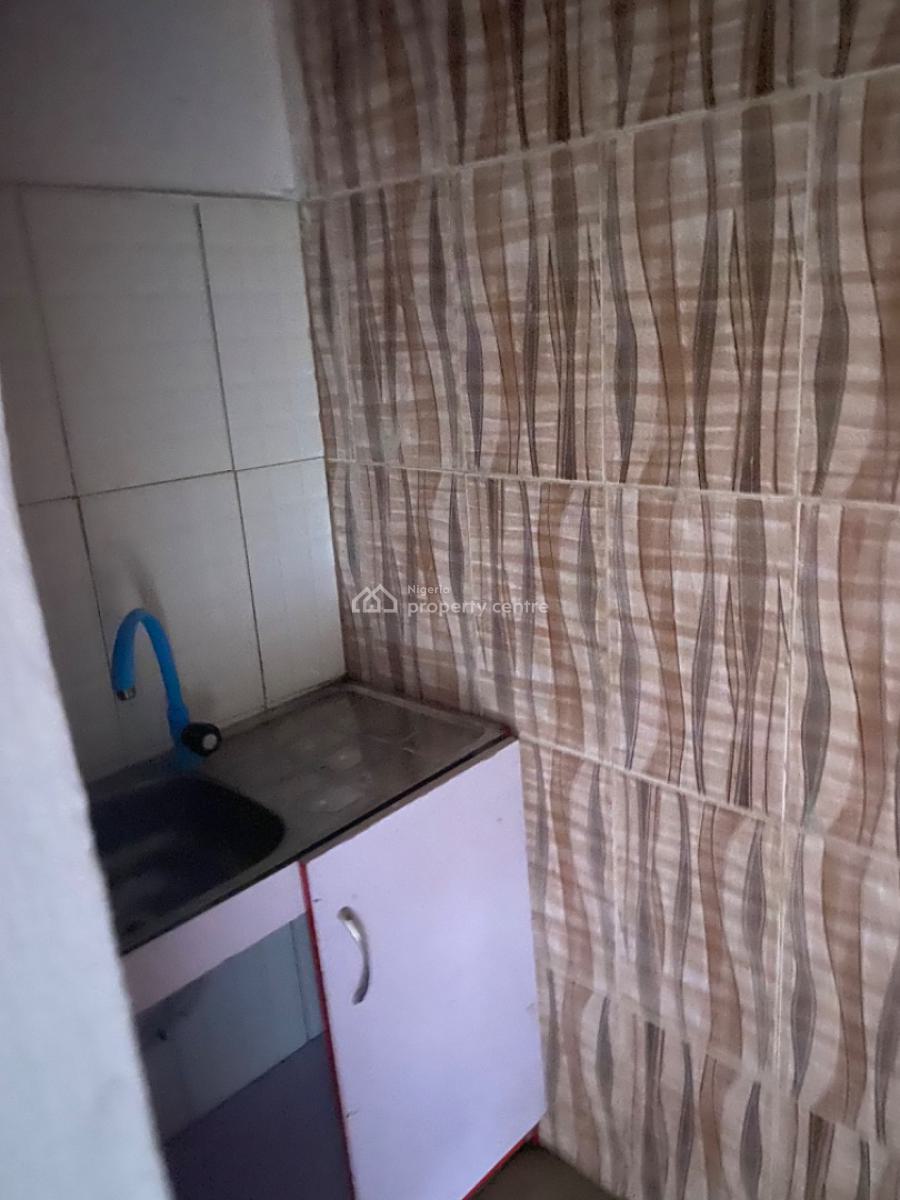 Luxuriously Spacious Self Contain  with Excellent Finishing, Sangotedo, Ajah, Lagos, Mini Flat (room and Parlour) for Rent