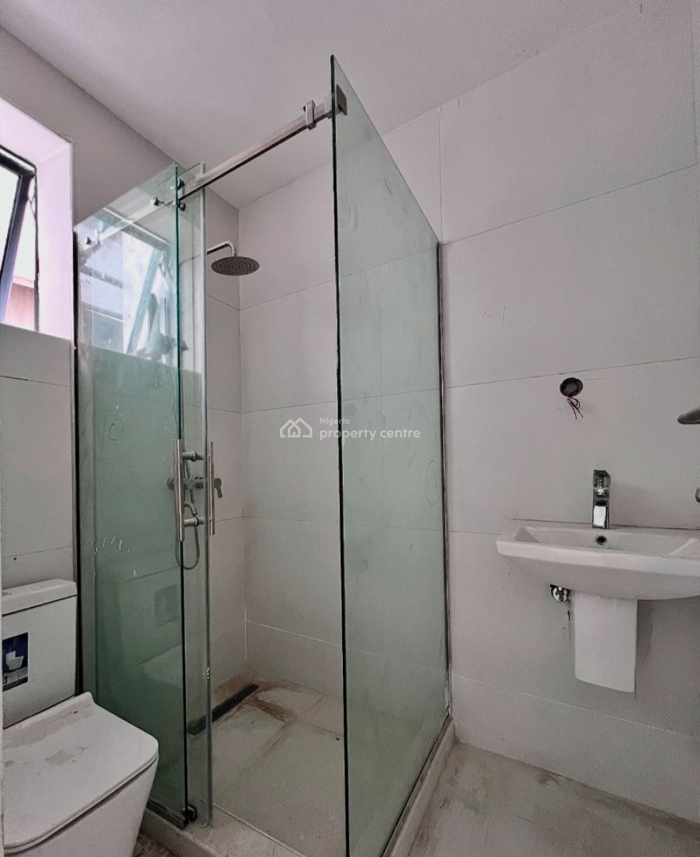 2 Bedroom Serviced Apartment with Elevator & Swimming Pool & Gym, Lekki Phase 1, Lekki, Lagos, Flat / Apartment for Sale
