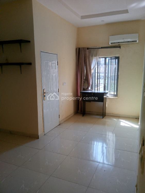 Studio Room(shared), New Road, Igbo Efon, Lekki, Lagos, Self Contain (single Rooms) for Rent