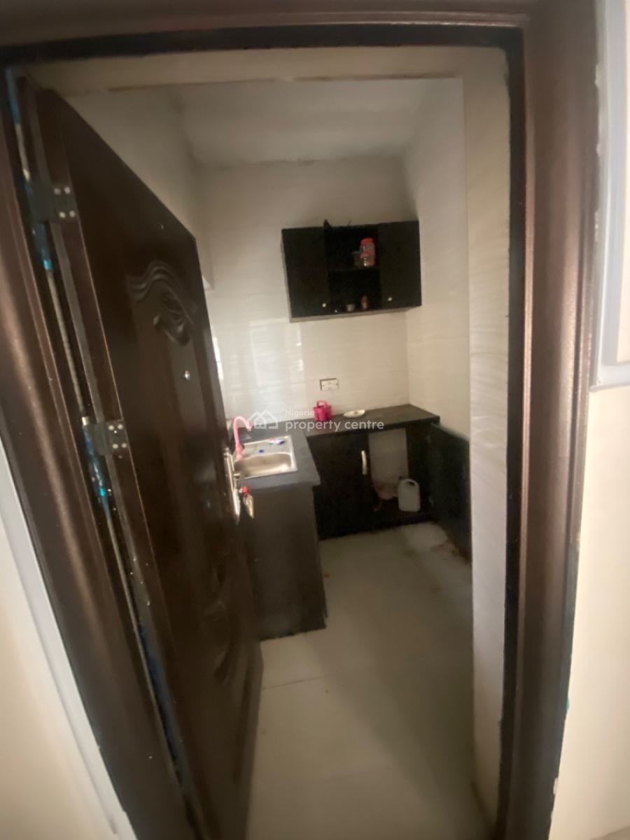 Luxuriously Spacious Mini Flat, No 14, Taiwo Close Sangotedo, Sangotedo, Ajah, Lagos, Mini Flat (room and Parlour) for Rent