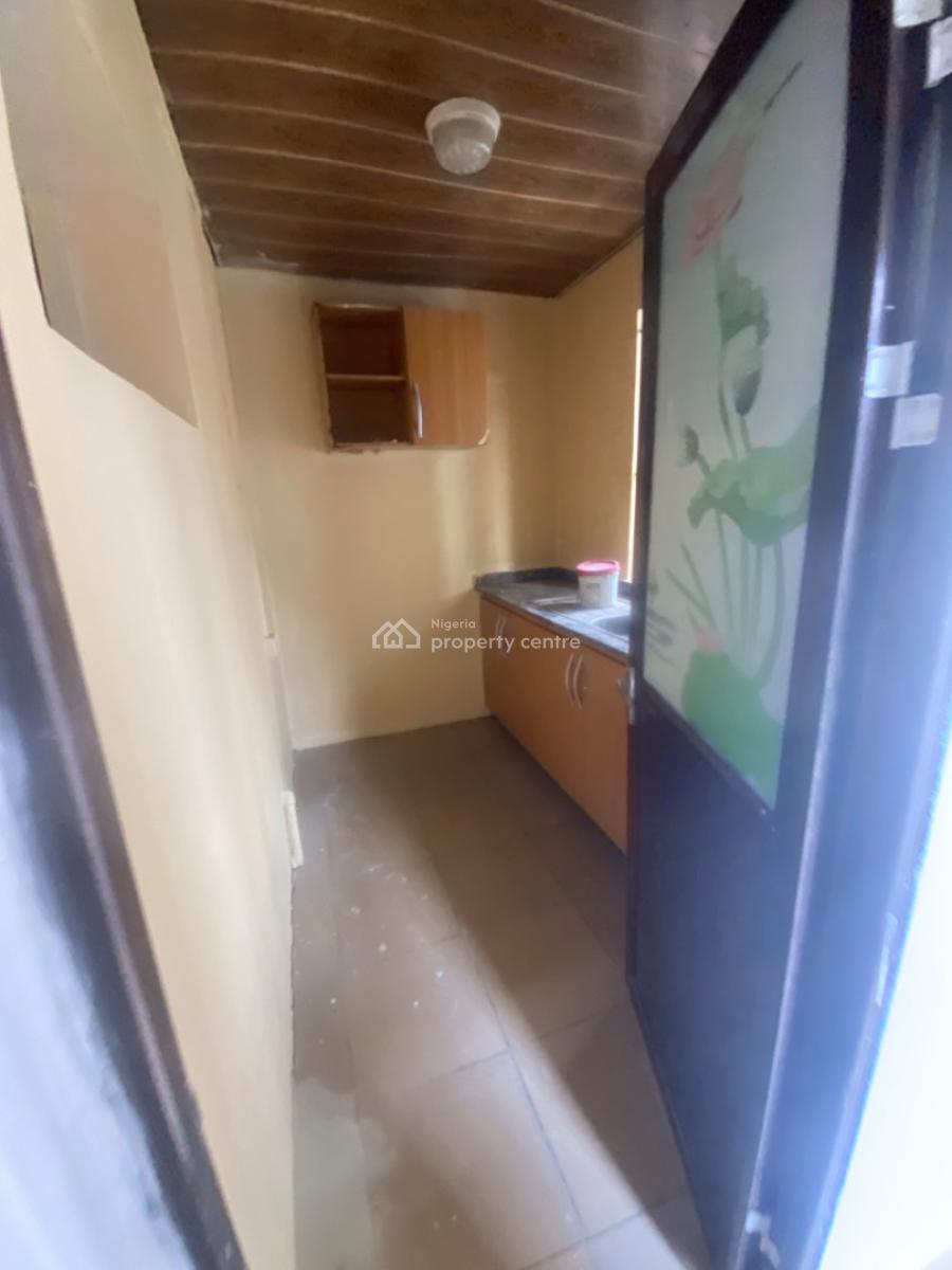 Luxuriously Nice Spacious Self Contain, 13a, Femi Close, Sangotedo, Ajah, Lagos, Self Contain (single Rooms) for Rent