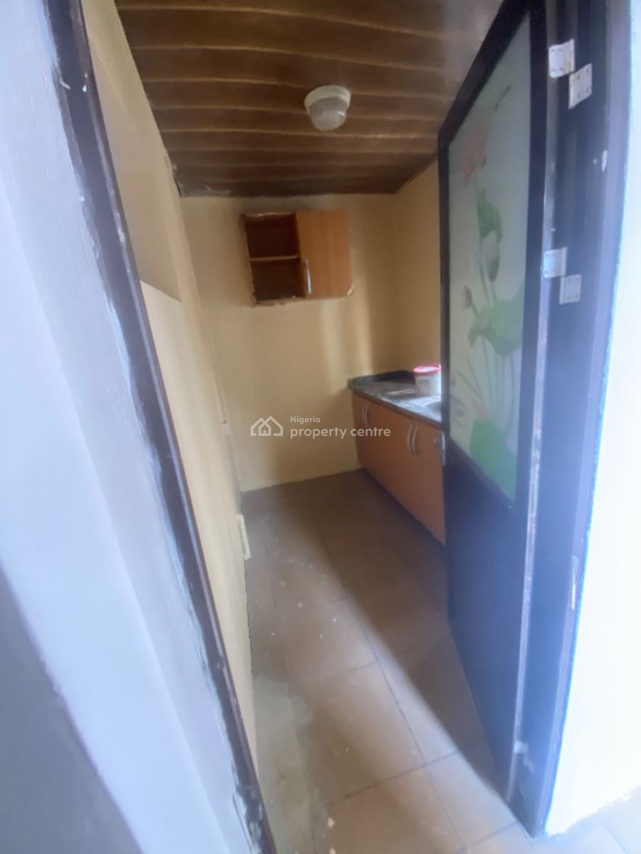 Luxuriously Nice Spacious Self Contain, 13a, Femi Close, Sangotedo, Ajah, Lagos, Self Contain (single Rooms) for Rent