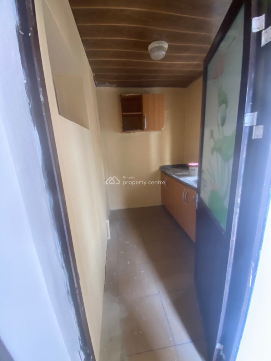 Luxuriously Nice Spacious Self Contain, 13a, Femi Close, Sangotedo, Ajah, Lagos, Self Contain (single Rooms) for Rent
