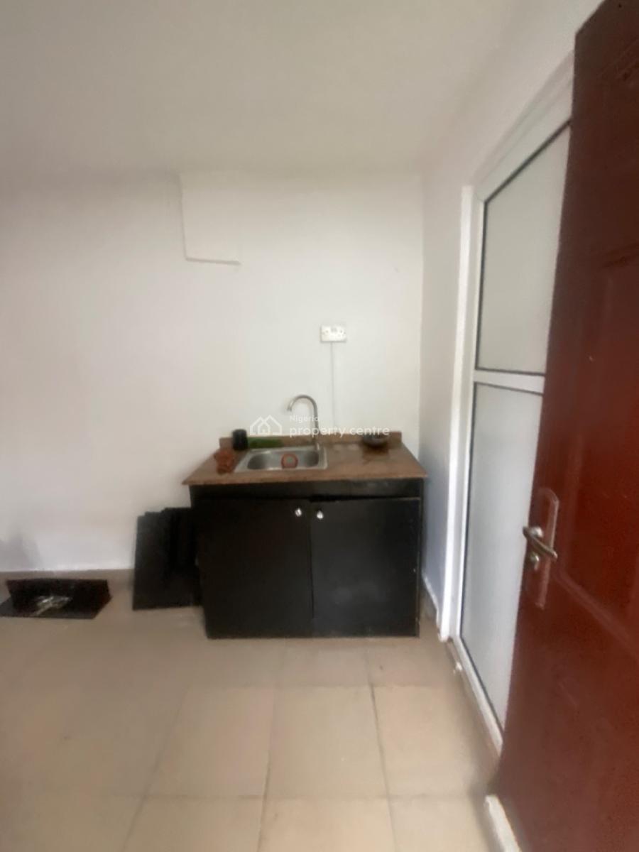 Luxuriously Nice Spacious Self Contain, 13a, Femi Close, Sangotedo, Ajah, Lagos, Self Contain (single Rooms) for Rent