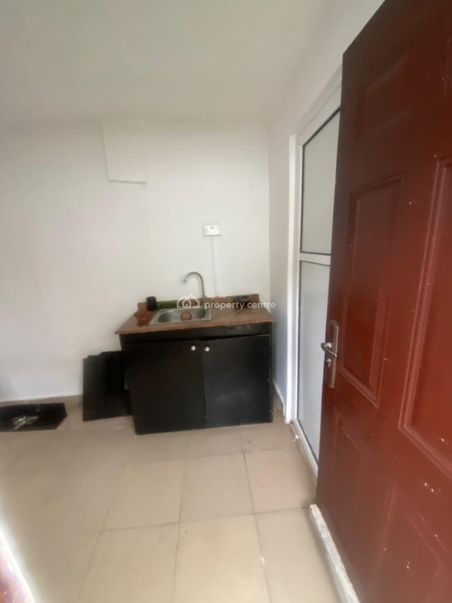 Luxuriously Nice Spacious Self Contain, 13a, Femi Close, Sangotedo, Ajah, Lagos, Self Contain (single Rooms) for Rent