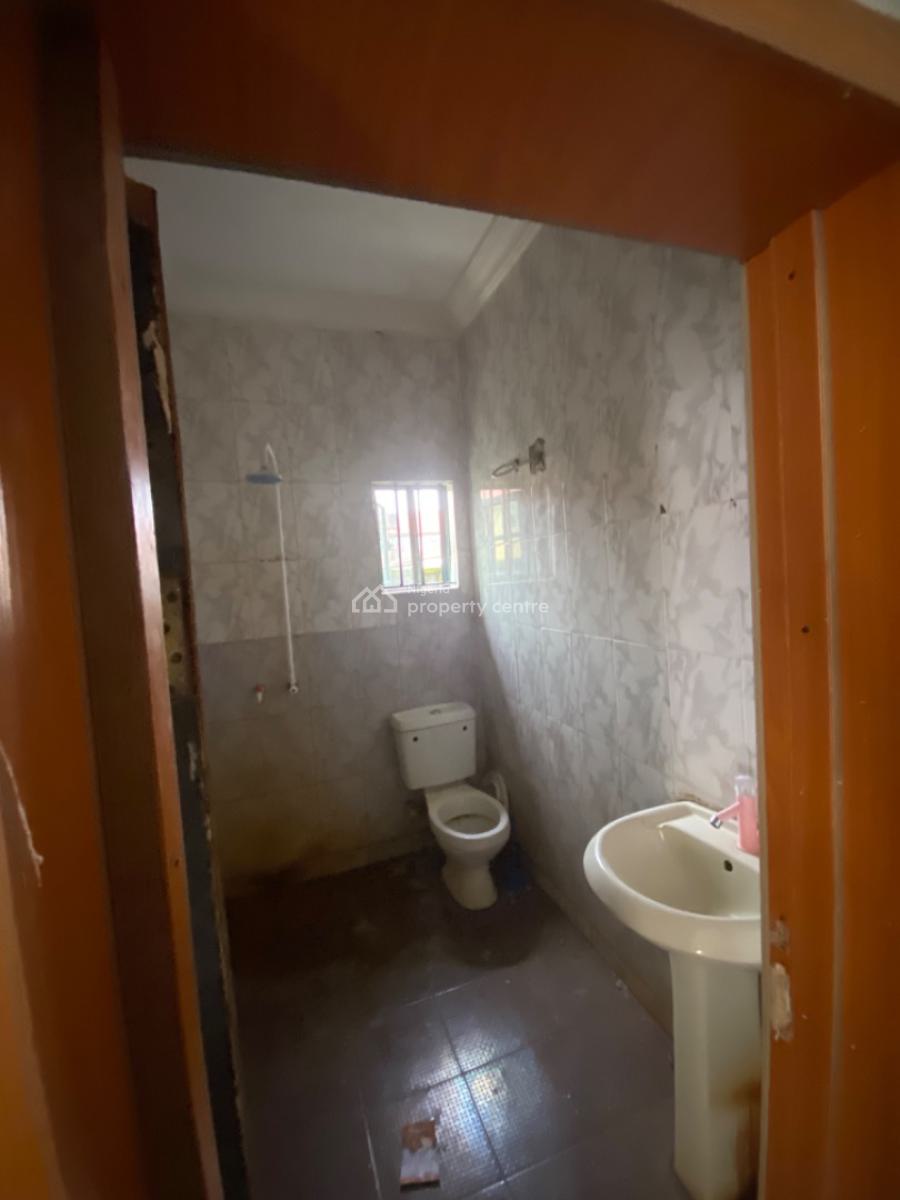 Luxuriously Spacious Self Contain  Flat with Excellent Finishing, No 12, Seyi Street, Sangotedo, Ajah, Lagos, Self Contain (single Rooms) for Rent