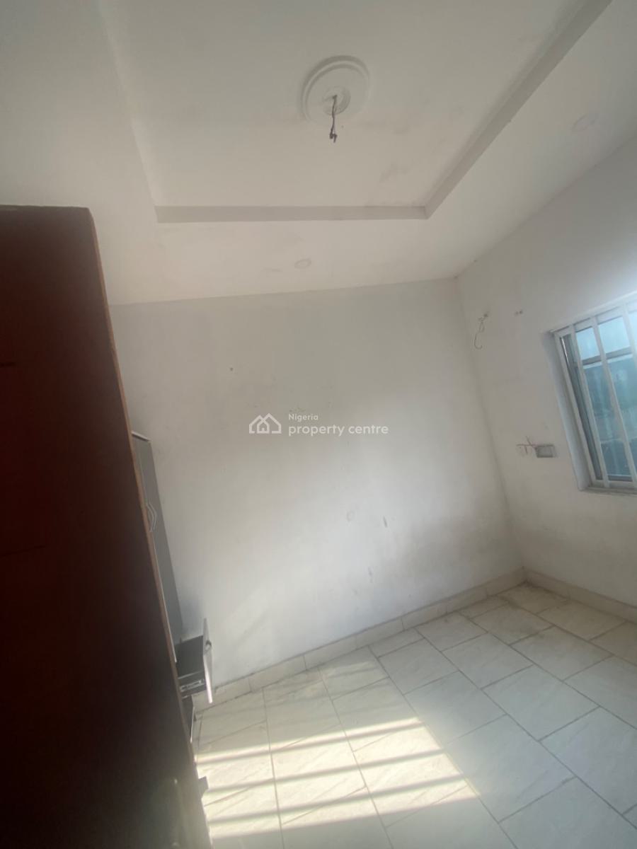 Luxuriously Spacious Self Contain, No. 12, Seyi Street Awoyaya, Awoyaya, Ibeju Lekki, Lagos, Self Contain (single Rooms) for Rent