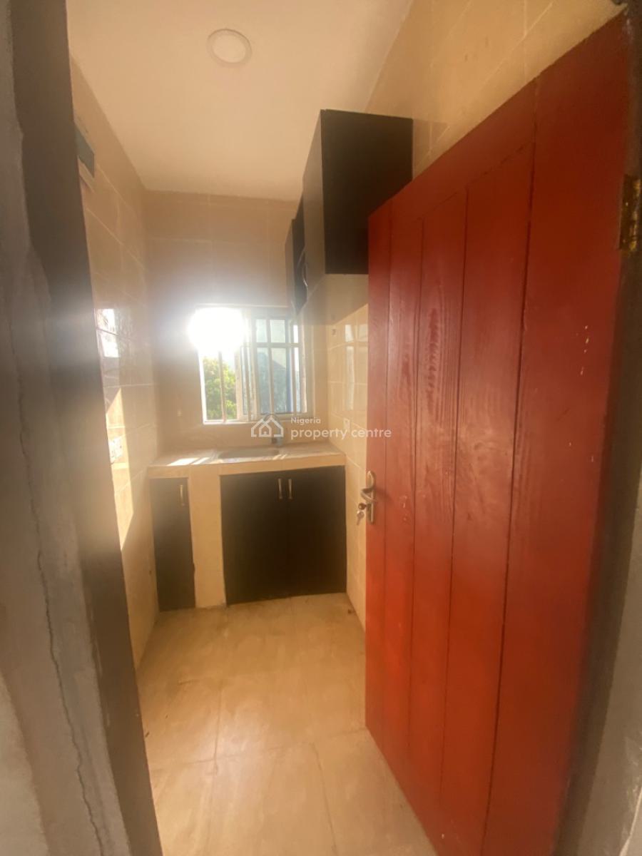 Luxuriously Spacious Self Contain, No. 12, Seyi Street Awoyaya, Awoyaya, Ibeju Lekki, Lagos, Self Contain (single Rooms) for Rent