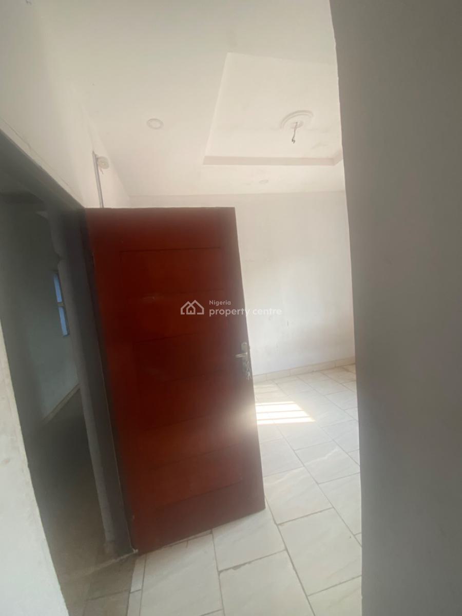 Luxuriously Spacious Self Contain, No. 12, Seyi Street Awoyaya, Awoyaya, Ibeju Lekki, Lagos, Self Contain (single Rooms) for Rent